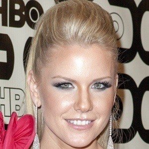 Carrie Keagan image 1