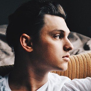 Carter Frodge, 30 (搖滾歌手)