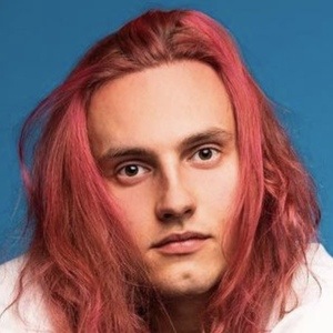 Casey Lowry, 28 (Cantante pop)