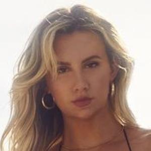 Cassandra Hendon, 29 (Instagram Star)