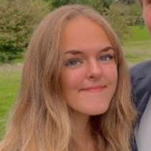 Cassandra Madsen, 22 (Ngôi sao Funimate)