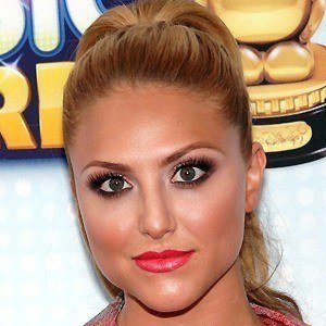 Cassie Scerbo, 33 (Nữ diễn viên truyền hình)