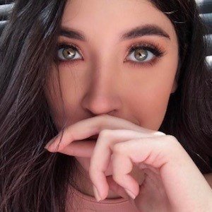 Cat Cardona, 25 (YouTube明星)