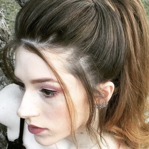 Catarina Estralioto, 23 (Popsänger)