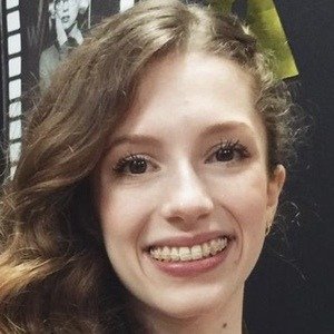 Catarina Estralioto, 23 (Pop Singer)