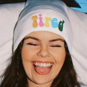 Catherine Roze, 32 (流行歌手)