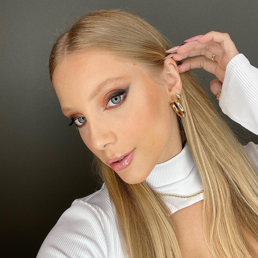 Ceci Roessler, 24 (TikTok Star)