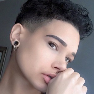 Ceezy3, 34 (TikTok明星)