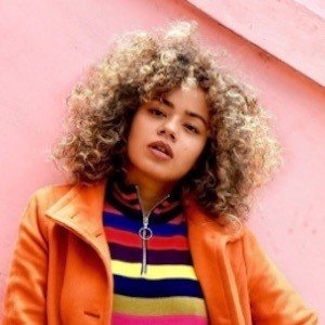 Celeste van Joost, 33 (Blogger)