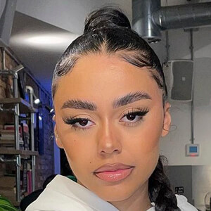 Celine Clarke image 3