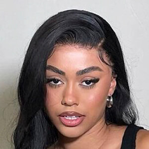 Celine Clarke image 6