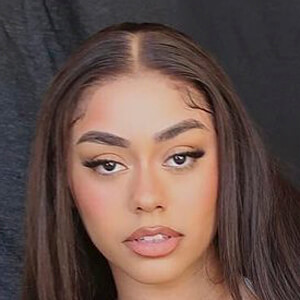 Celine Clarke image 7