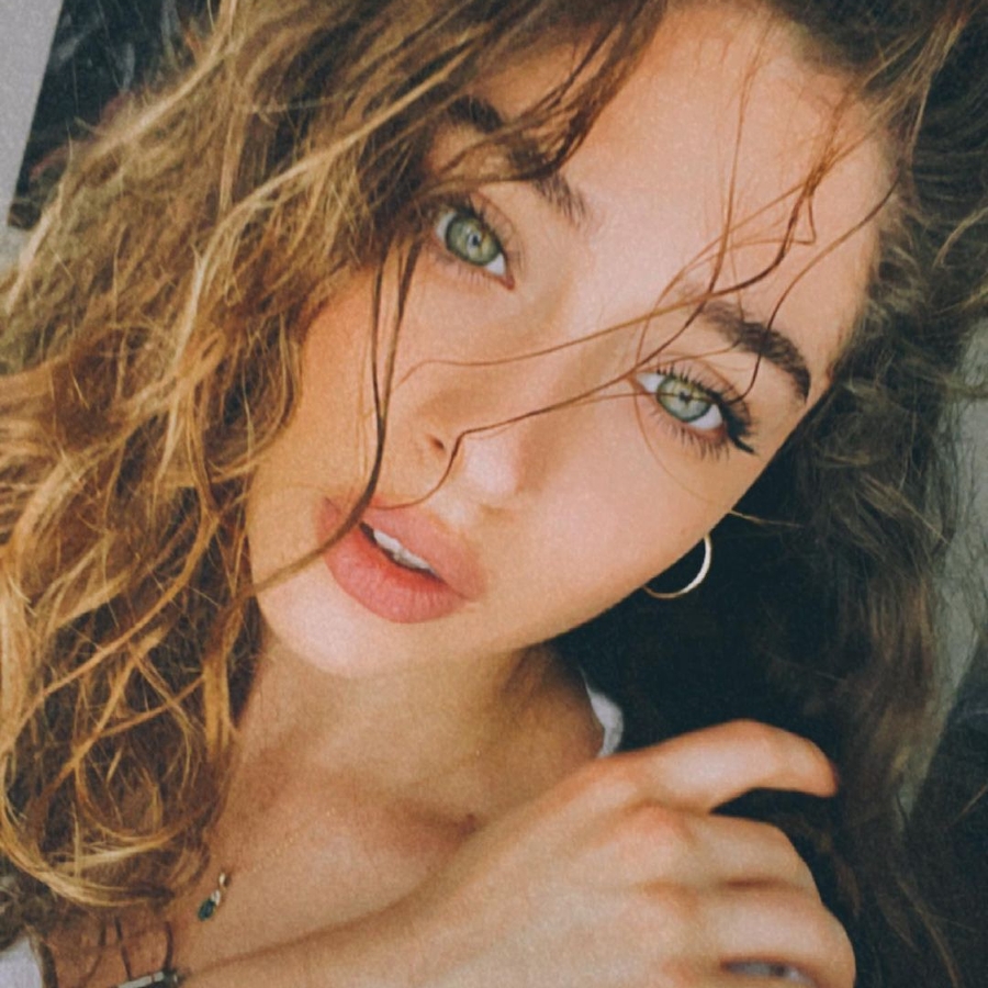 Cemre Baysel image 9