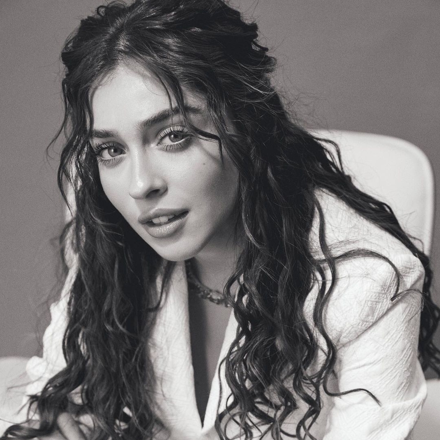 Cemre Baysel image 14