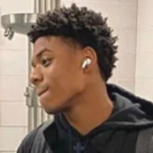 Certified AK, 20 (YouTube明星)