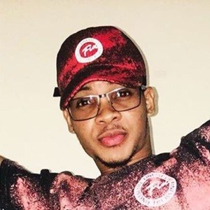 Certified Sampson, 29 (Instagram明星)