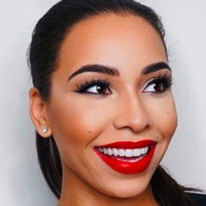 Chanel Brown, 33 (Instagram Star)