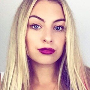 Chany Dakota, 29 (TikTok Star)