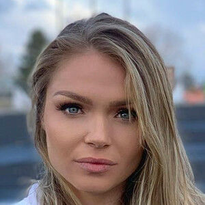 Chari Hawkins image 4