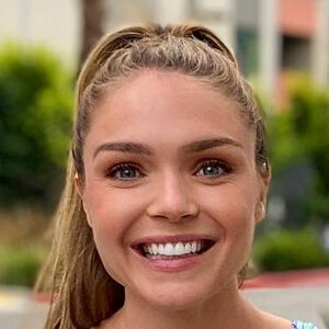 Chari Hawkins, 34 (Runner)