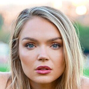 Chari Hawkins image 8