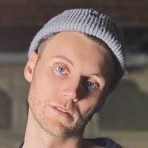 Charlie Drew, 37 (Cantante Pop)