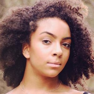 Charlize Glass image 4