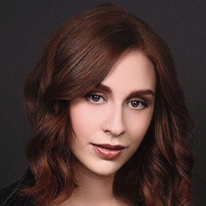 Charlotte Dobre image 3