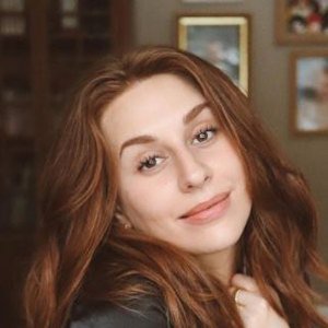 Charlotte Dobre image 4