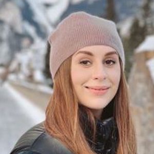 Charlotte Dobre image 7