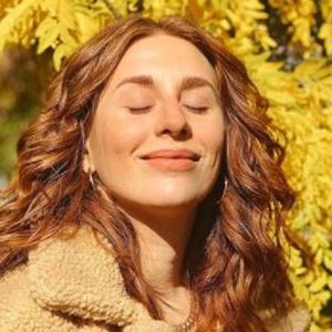 Charlotte Dobre image 8