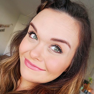 Charlotte Taylor, 36 (YouTube明星)