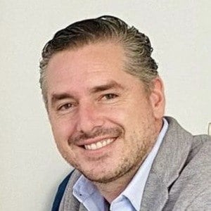 Checo Barrera, 43 (Doanh nhân)