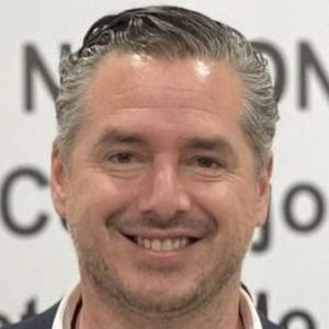 Checo Barrera, 43 (企业家)