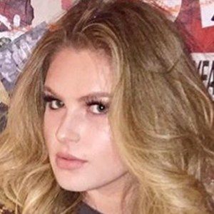 Chelsea Linder, 26 (YouTube明星)