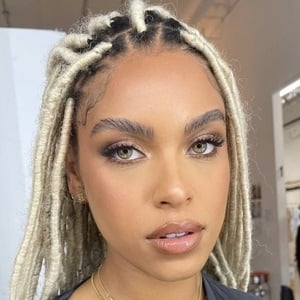 Chelsea Miller, 33 (Ди Джей)