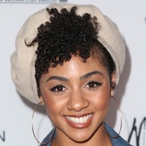 Chelsea Tavares image 4