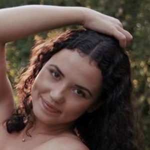 Chenoa Vale, 26 (TikTok Star)