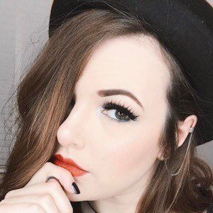 Cherry Wallis, 35 (YouTube明星)