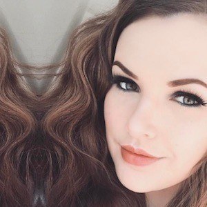 Cherry Wallis, 35 (YouTube明星)