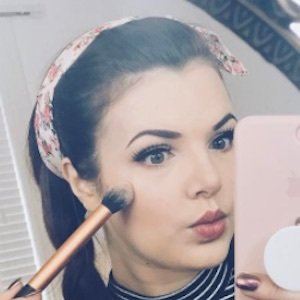 Cherry Wallis, 35 (YouTube明星)