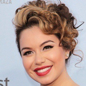 Chiquis, 40 (World Music Singer)