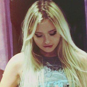 Chloe Adams image 2