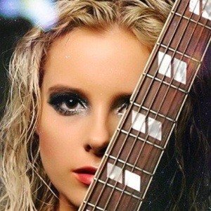 Chloe Adams image 8