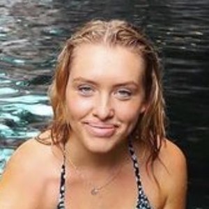 Chloe Dillon image 3