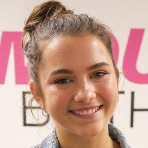Chloe East, 24 (電影女演員)
