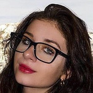 Chloe Elise image 3