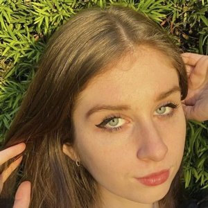 Chloe Elise image 8
