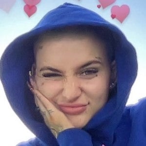 Chloe Fieldman image 5