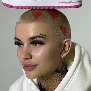 Chloe Fieldman image 7